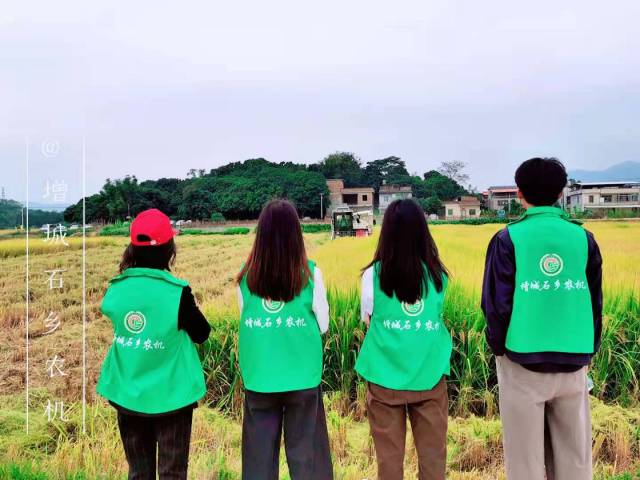 妈妈尹炎爱、沈笑芬、沈燕芬、沈智豪 妈妈尹炎爱、沈笑芬、沈燕芬、沈智豪