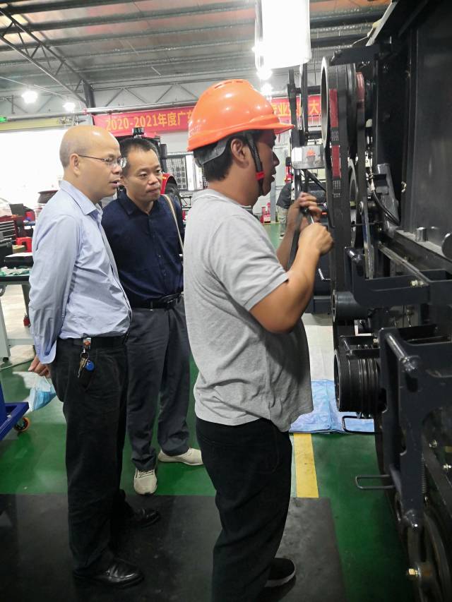 在强化训练培训班，8x8x
相关部门负责人到现场指导。