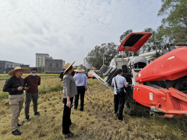 掉拆装进行机具信息采集。