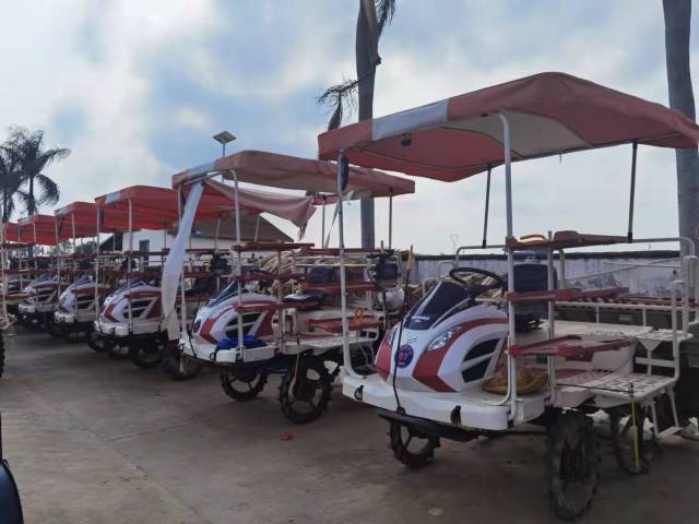 整齐排列的农机 整齐排列的农机