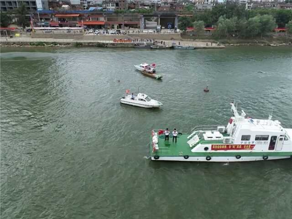 提高救助能力-英德市农业农村局举办水上渔船突发事件应急演练_1