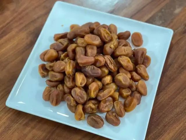 郁南无核黄皮干。 图片