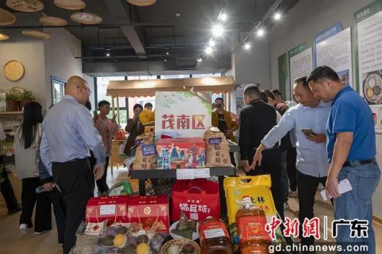 农产品展示 作者 刘伟树 图片