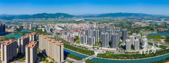 大力推进“百千万工程”,大塘镇将全面落实强区促镇带村行动。图为大塘镇新城区。大塘镇供图 大力推进“百千万工程”,大塘镇将全面落实强区促镇带村行动。图为大塘镇新城区。大塘镇供图