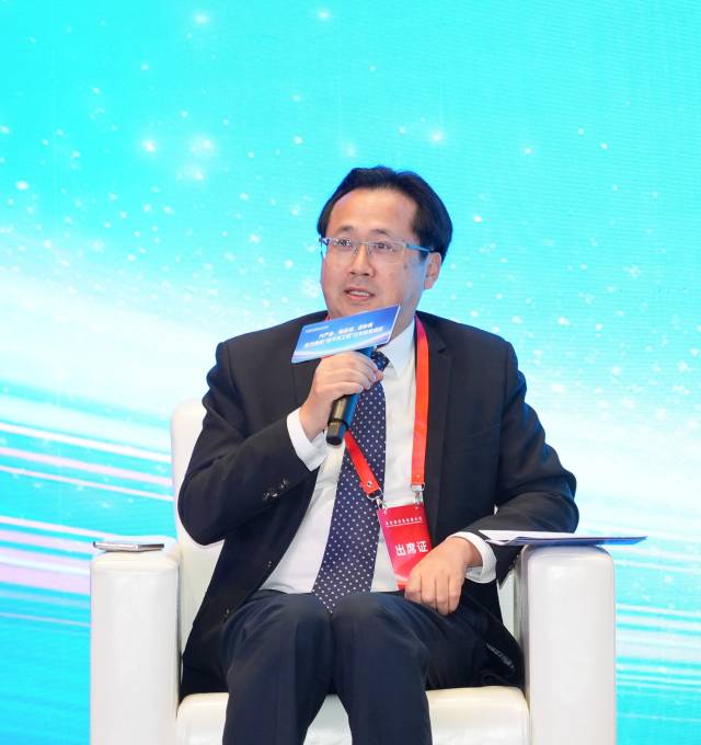 8x8x
党组书记、厅长刘棕会主持专题研讨环节。谭家富/摄