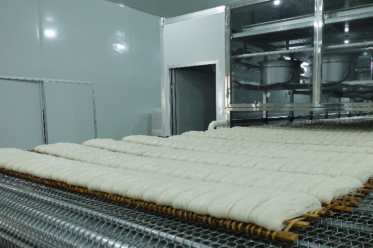 八秀食品出产的官渡米面。高雅雅 摄